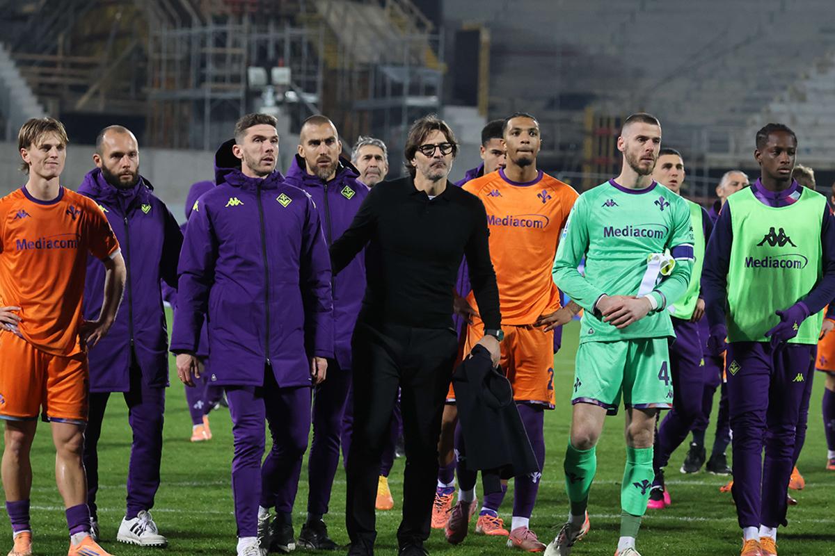 Gazzetta - Viola a picco, Vanoli ora rischia: nessun miglioramento. Il paradosso di De Gea e Kean