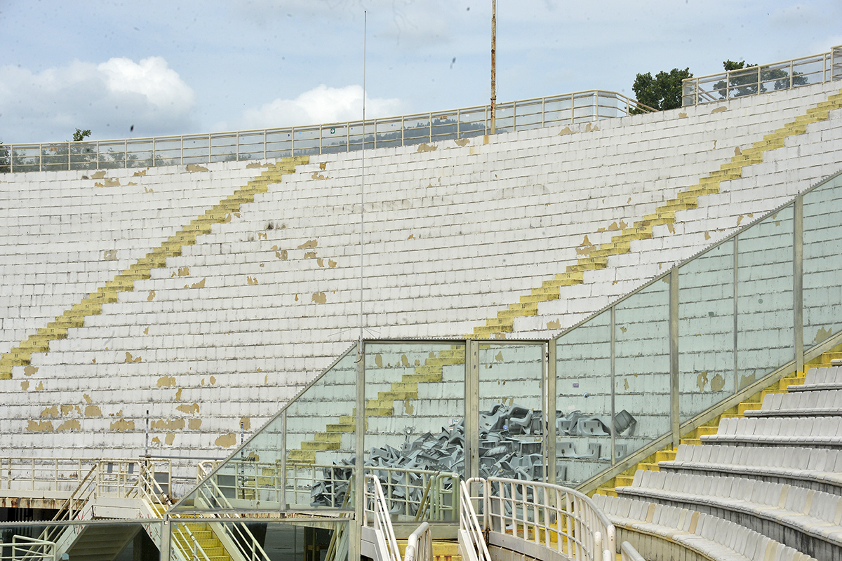 Settore ospiti vandalizzato: i tifosi del Betis devastano il Franchi