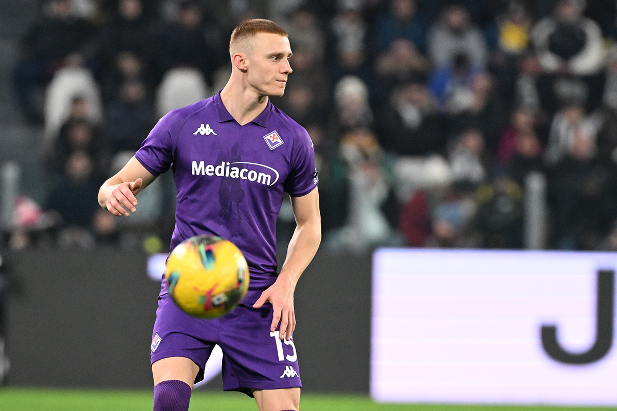 Il Napoli accelera per Comuzzo: incontro in corso con l’agente