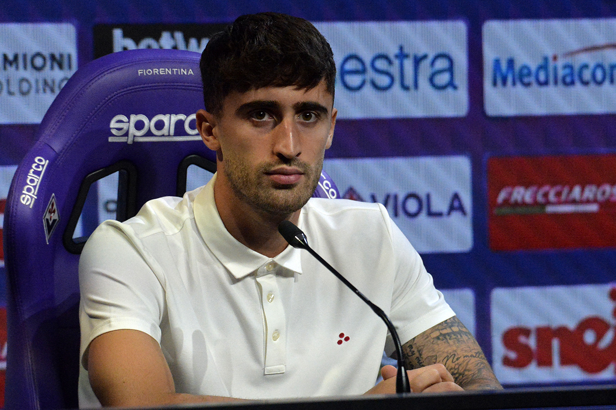 Viti: "Che orgoglio la maglia viola! Mio padre alla firma aveva i brividi. Mi ispiro a Milenkovic e Ranieri"