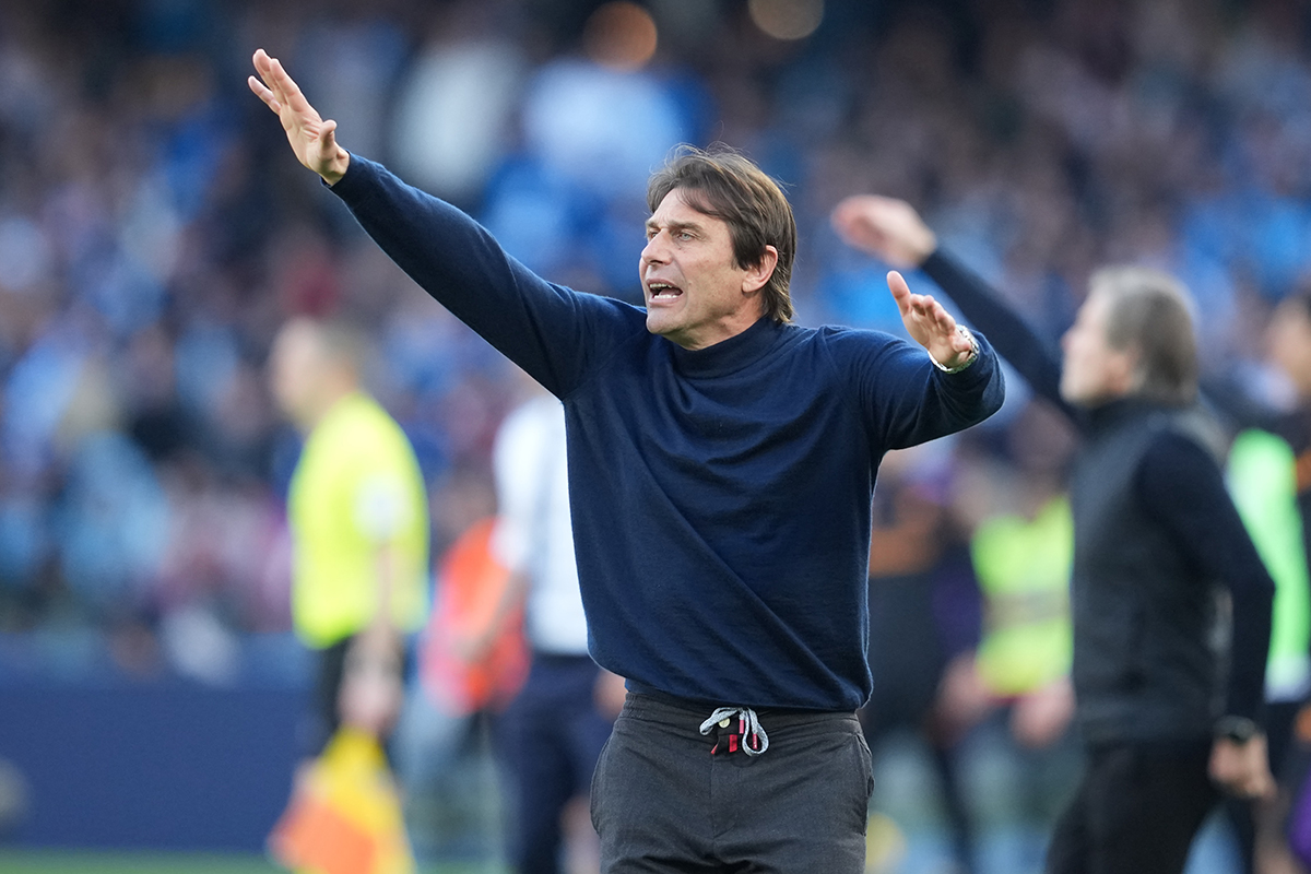 Serie A, il Napoli riparte vincendo: Sassuolo ko. Pari tra Genoa e Lecce