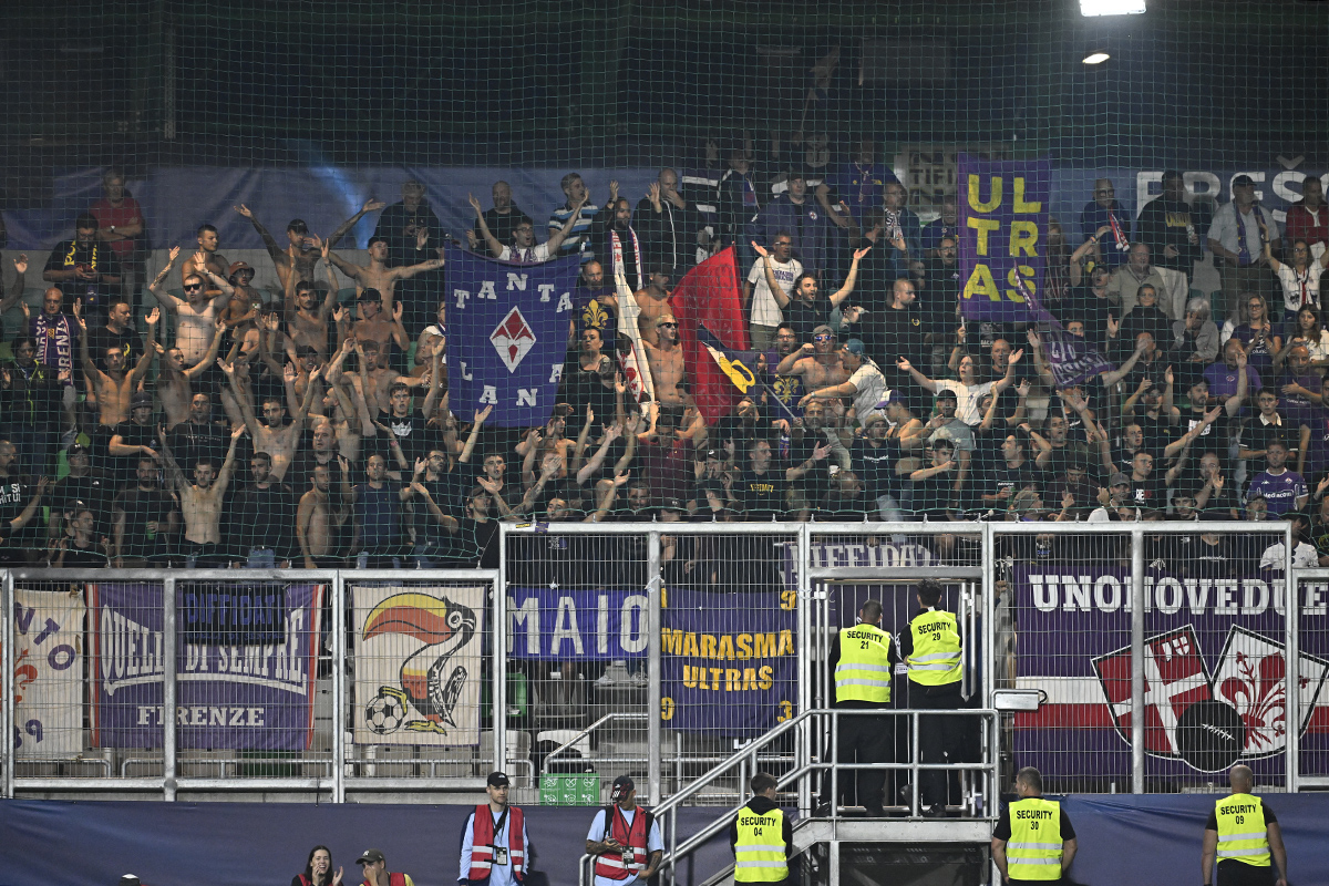 Divieto per i tifosi residenti a Firenze, ma la Viola non sarà sola a Cagliari. Al Mapei aperte solo le tribune