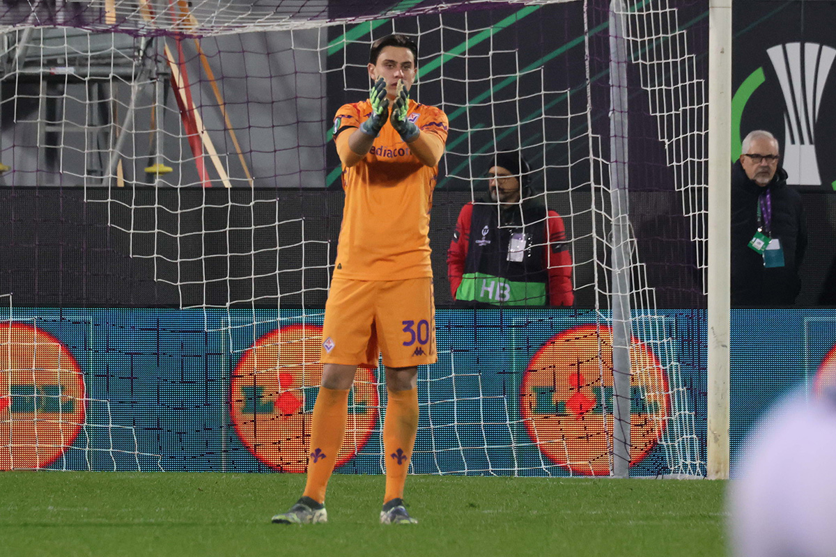 Guimaraes-Fiorentina, la FORMAZIONE DEI TIFOSI: Martinelli in porta, Gud dietro Kean