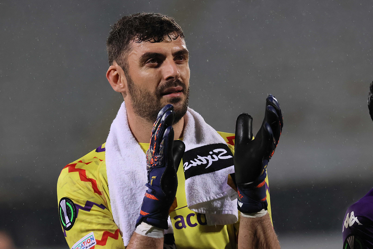 Terracciano, il saluto della Fiorentina: “Ogni parata racconta l’amore per questa maglia. Grazie”