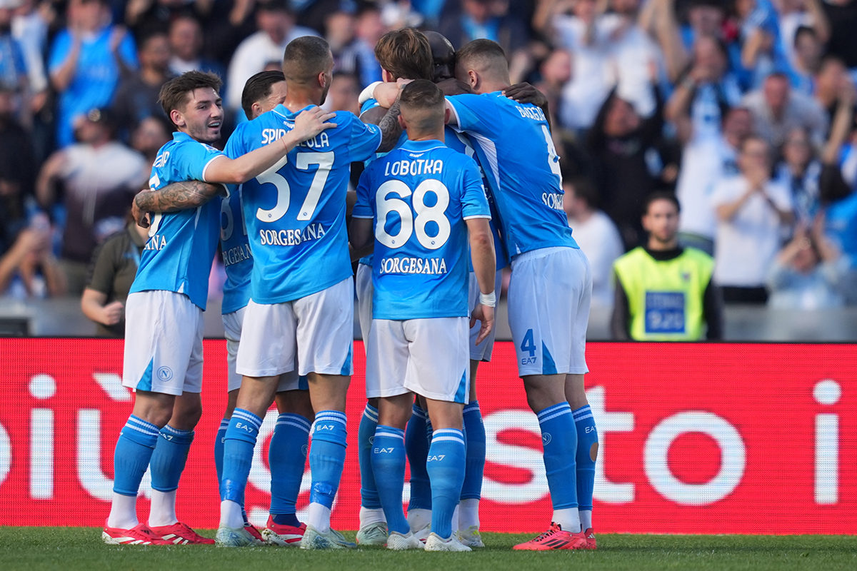 Serie A, il Napoli vince col Cagliari e conquista lo Scudetto