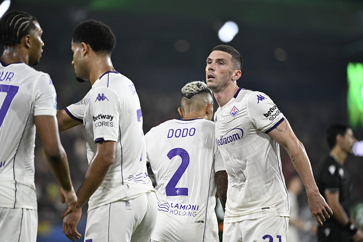 Fiorentina buona la prima. Mentalità e qualità, così la qualificazione è ipotecata anche in 10. Mercato: obiettivo centrocampista