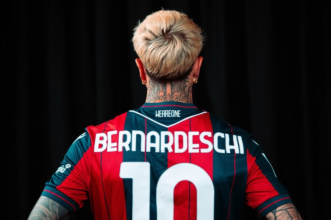 Bernardeschi si presenta al Bologna: “Onorato di indossare la 10, pronto a dare tutto”