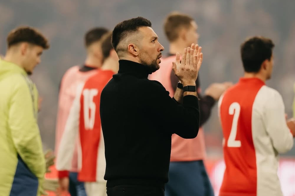 Ajax, Francesco Farioli si dimette: “Visioni diverse con il club, era il momento di lasciare”