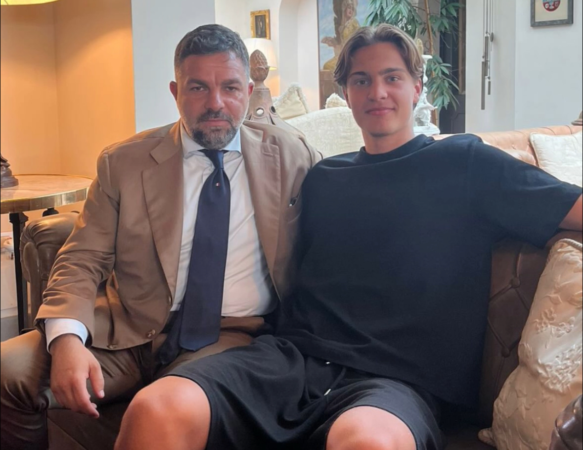 Harder, foto con l’agente in attesa di definire il proprio futuro