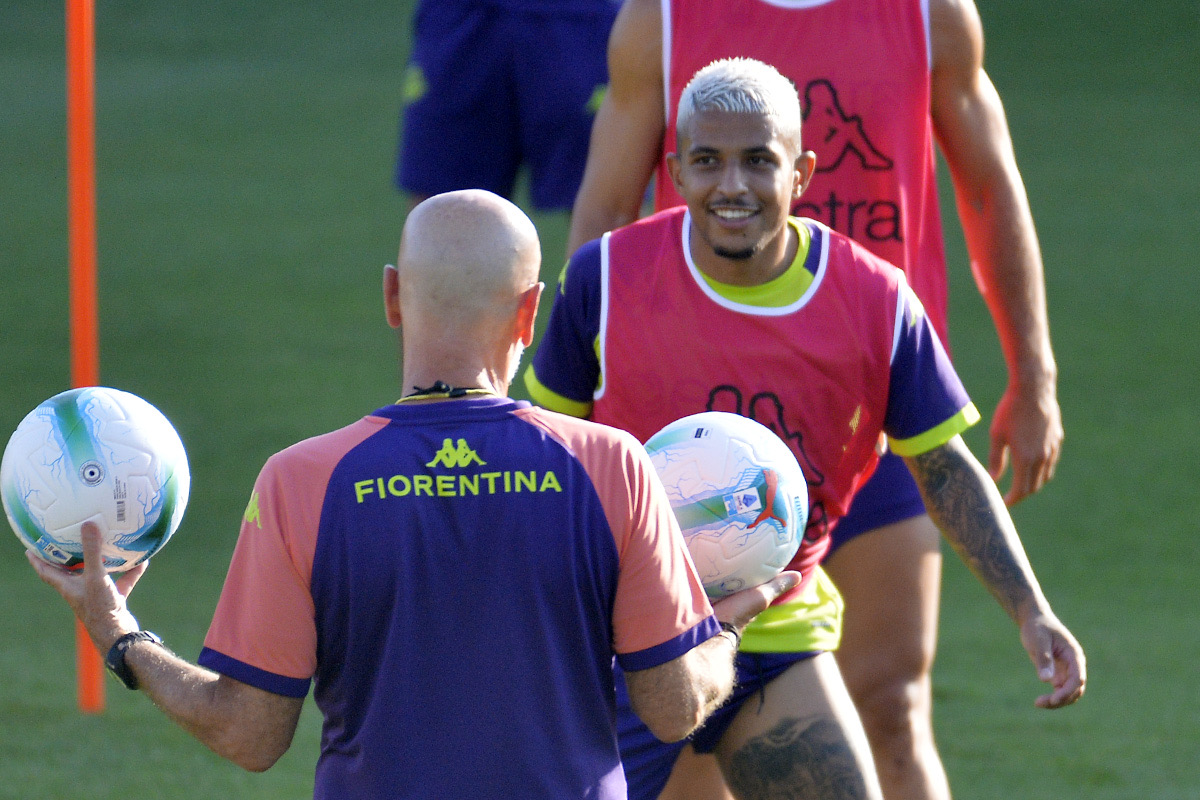 Dodo, Pioli vuole più gol e assist. Modello Dumfries, con Gosens come maestro