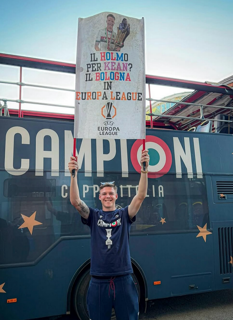 Continua il dissing Holm-Kean, lo striscione del difensore del Bologna  (FOTO)