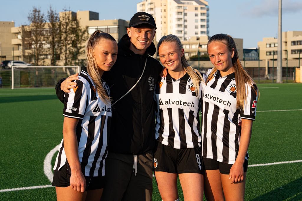 Gudmundsson, inizio di vacanze in famiglia per celebrare un traguardo storico