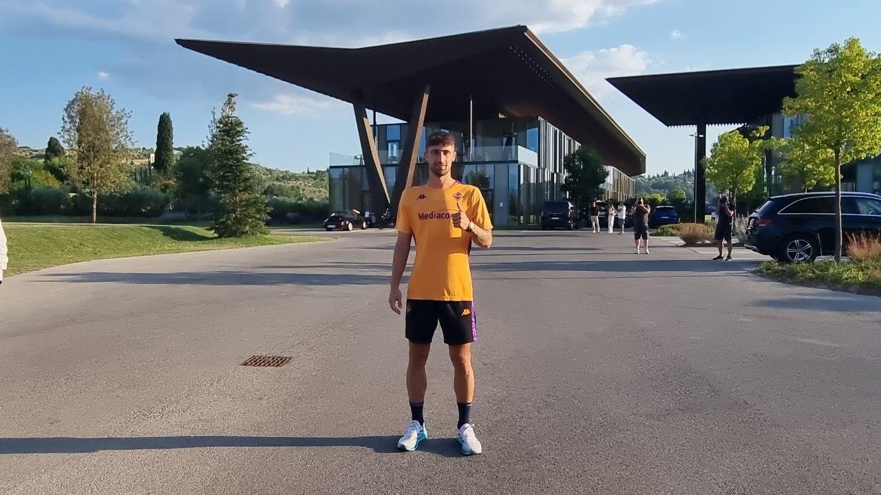 Mattia Viti è arrivato al Viola Park (VIDEO)