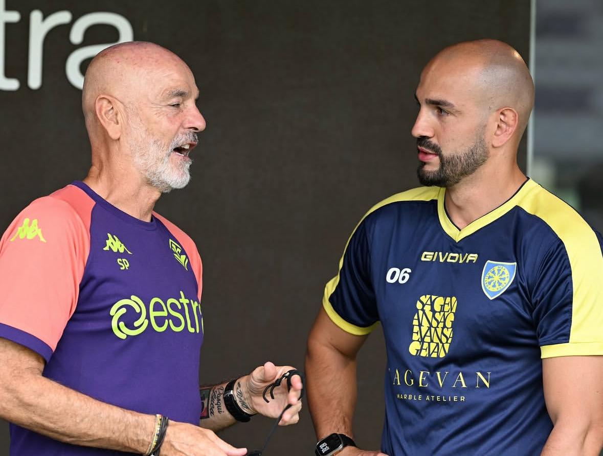 Al Viola Park si rivede Saponara. L'ex viola acclamato dai tifosi (FOTO)