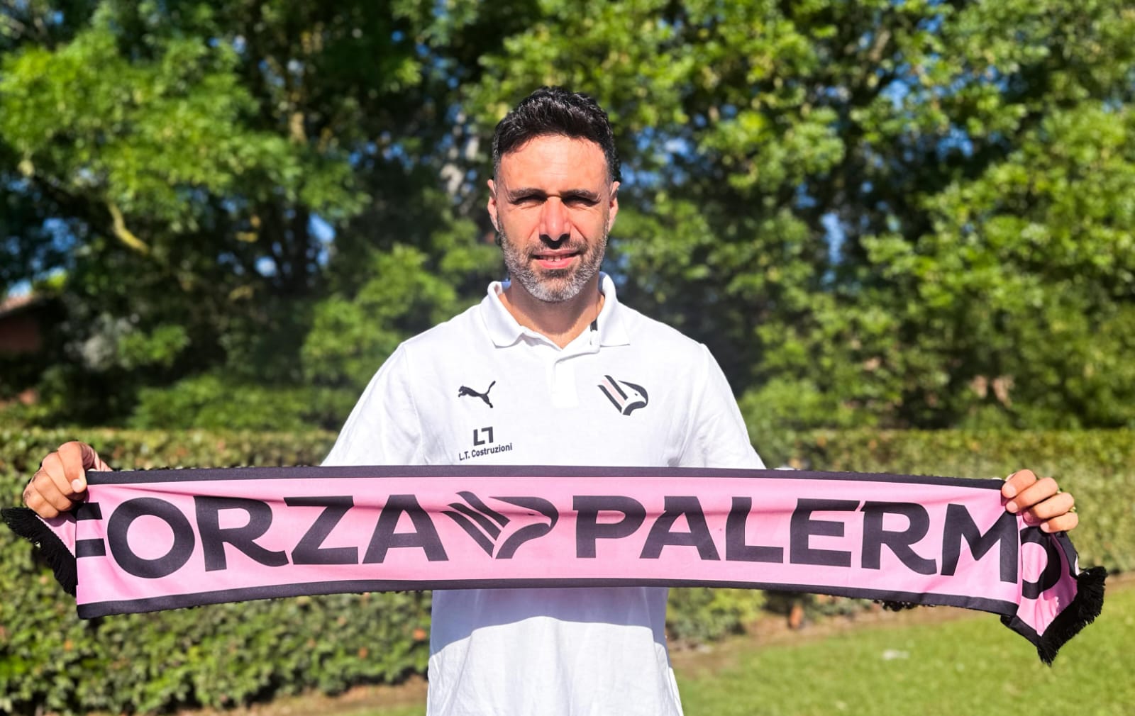 Ex viola, ufficiale: Sirigu è un nuovo giocatore del Palermo