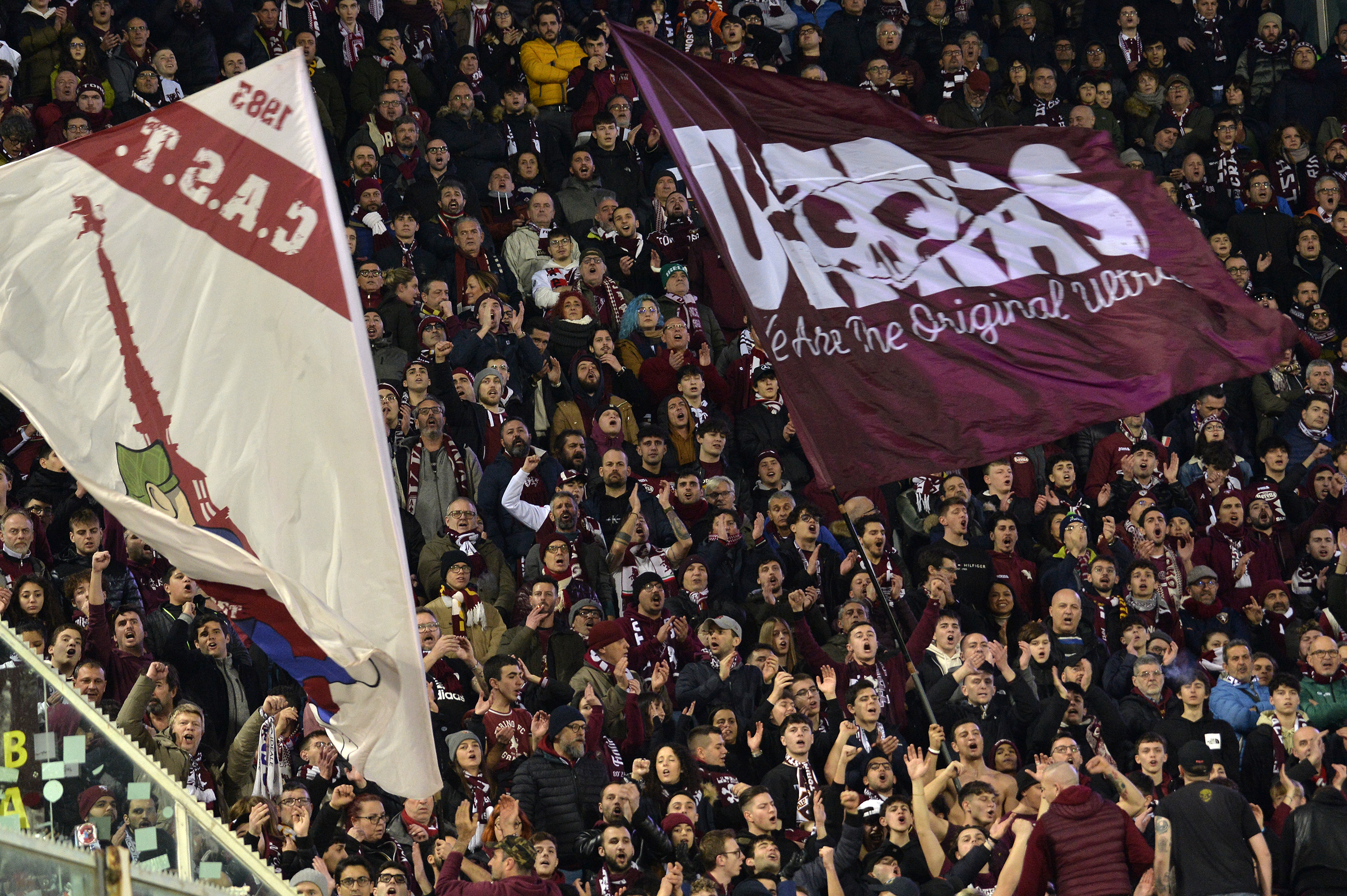 Torino, oltre 20mila in corteo per contestare Cairo nell'anniversario di Superga
