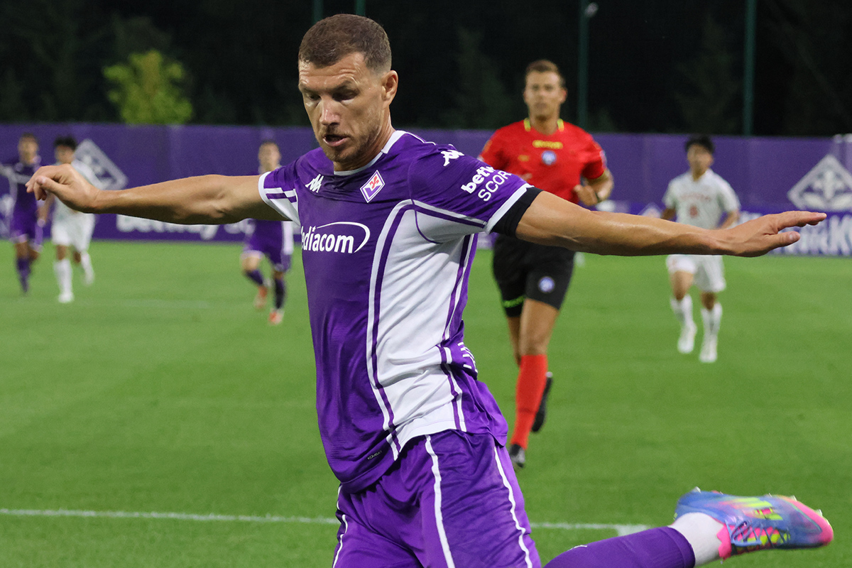 Dzeko e il ruolo di regista offensivo. Un manuale per i giovani compagni