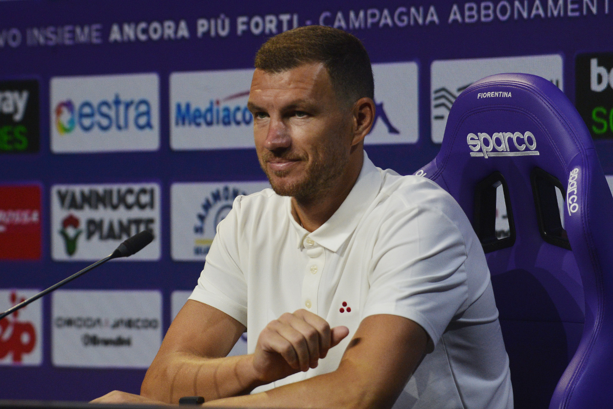 Goleador e leader, Dzeko si congratula col giovane Alajbegović: “Quando ho segnato il mio primo gol non era ancora nato”