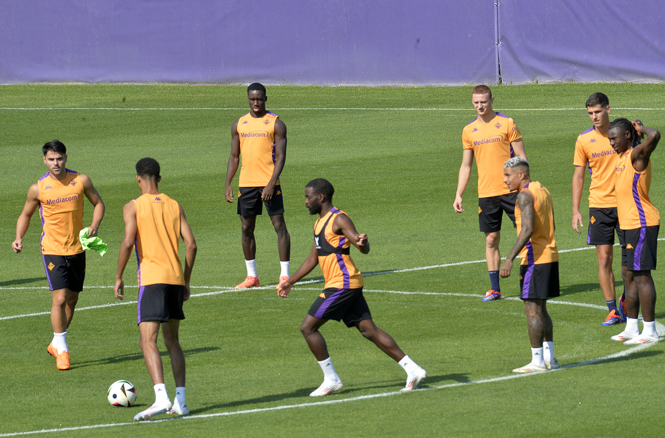 Fiorentina, il programma di oggi: rientro a Firenze e allenamento verso il Verona