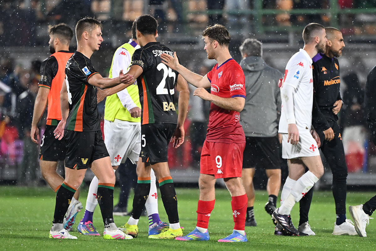 Serie A, stipendi tagliati del 25% in caso di retrocessione: via libera alla nuova norma