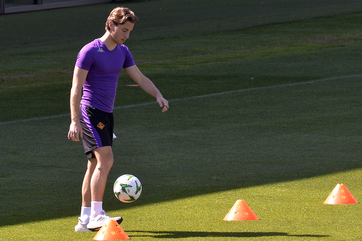 Bove, visita a sorpresa nel raduno della Nazionale U21 a pochi giorni dalla partenza per la Slovacchia