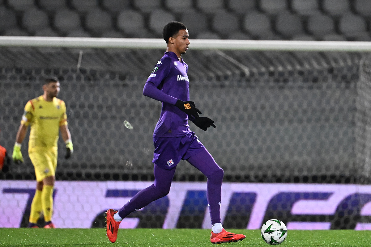 La Fiorentina con quattro punte soffre ancora. Due mediani (ora) non bastano