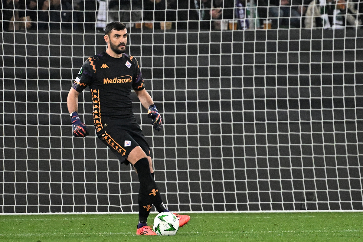 Terracciano si scalda: contro il Panathinaikos potrebbe tornare titolare