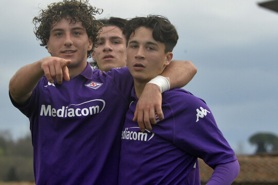 Viareggio Cup, le immagini di Fiorentina-Olympique Thiessois nella FOTOGALLERY di VI.IT