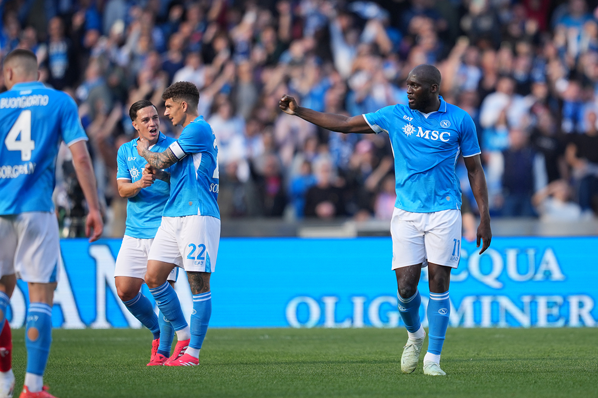 Napoli, tre punti sofferti: dominio sprecato, ma la vittoria vale oro