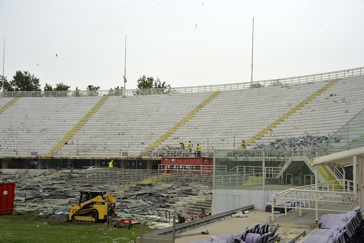 La Fiorentina incalza ancora il Comune, ma al Franchi i lavori procedono: ruspe nel parterre della Fiesole