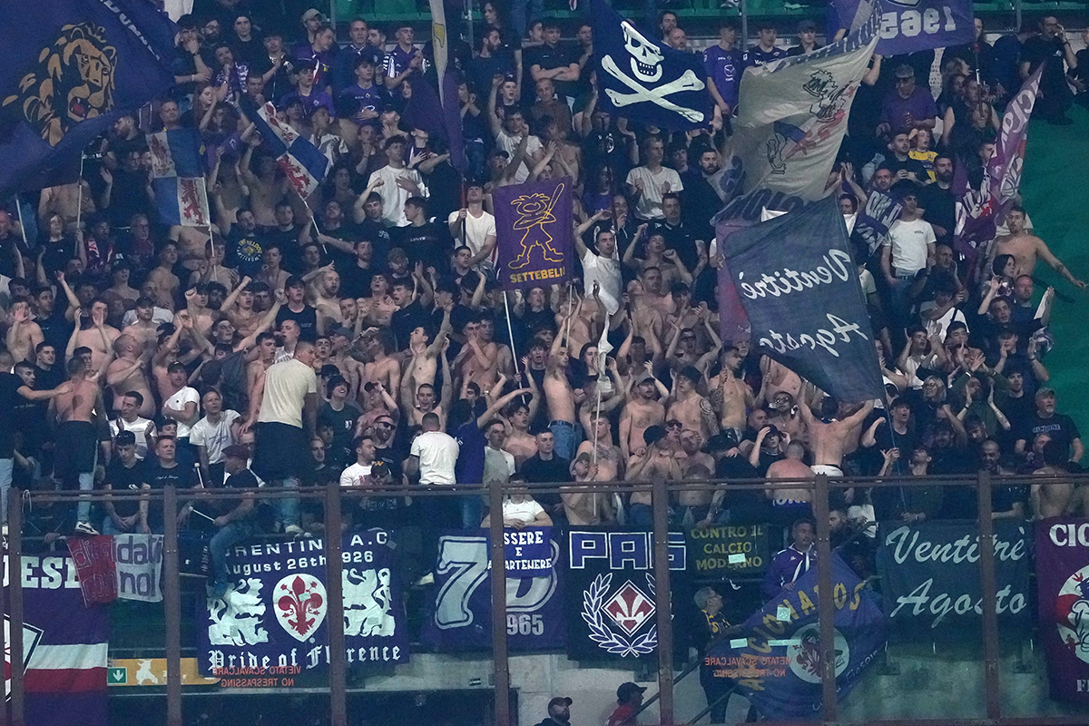 Nazione - Saranno 500 i tifosi viola a San Siro: "Solo per la maglia"