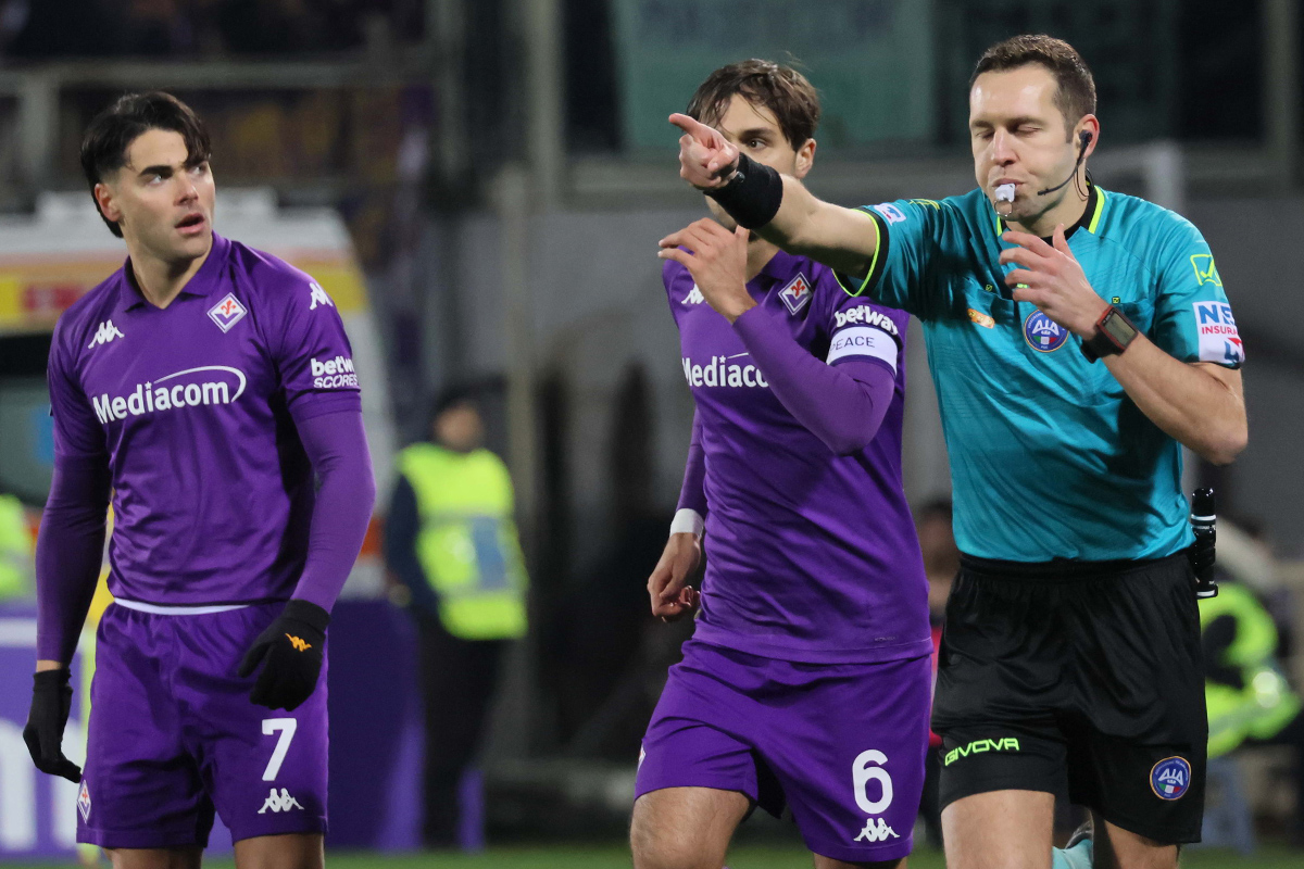 La Moviola: male Marcenaro, il rigore non visto e non solo. E' tra gli arbitri emergenti, ma...