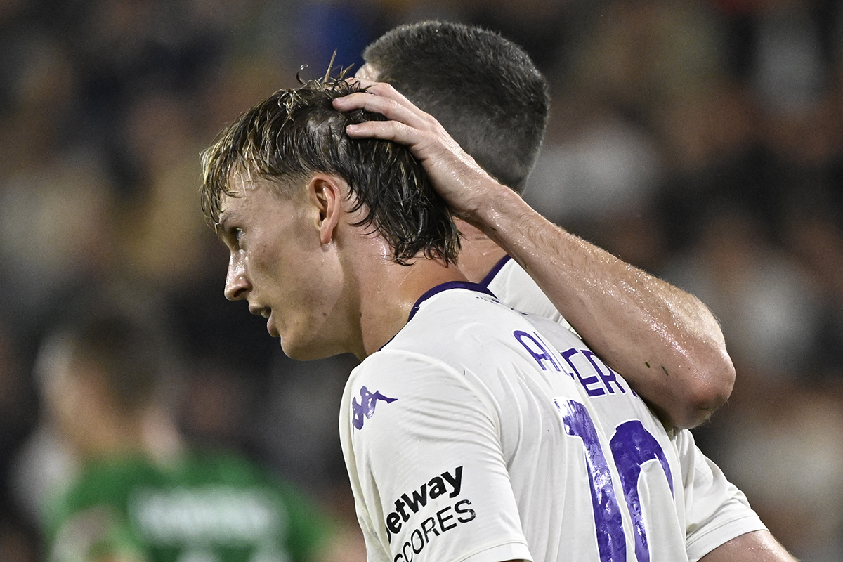Fiorentina-Como, duello tra numeri 10 dal presente opposto: Gudmundsson sfida Nico Paz