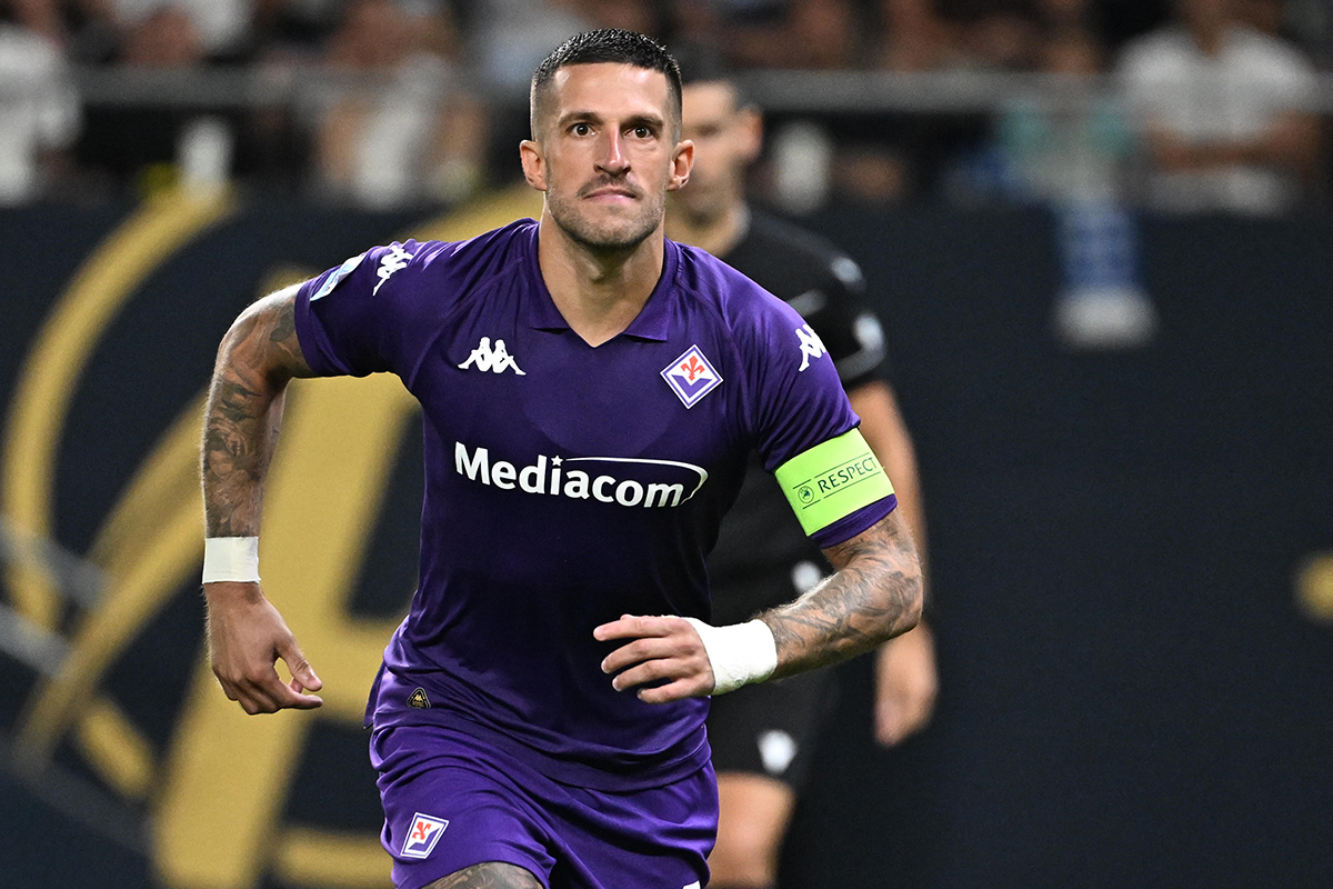 Biraghi il post della Fiorentina sui social: "Grazie capitano, Firenze sarà sempre casa tua"