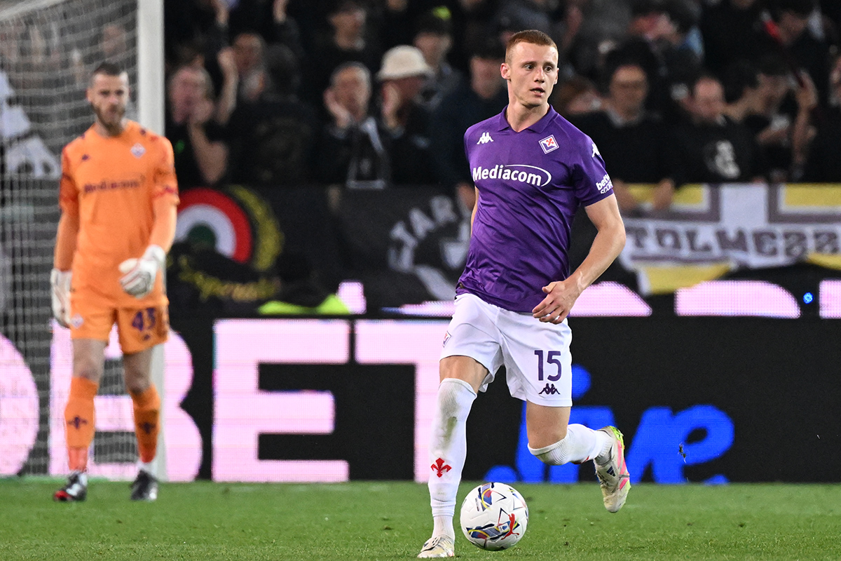 Difesa in 'overbooking'. Moreno e Valentini verso il prestito, ma attenzione a Comuzzo: piace al Milan