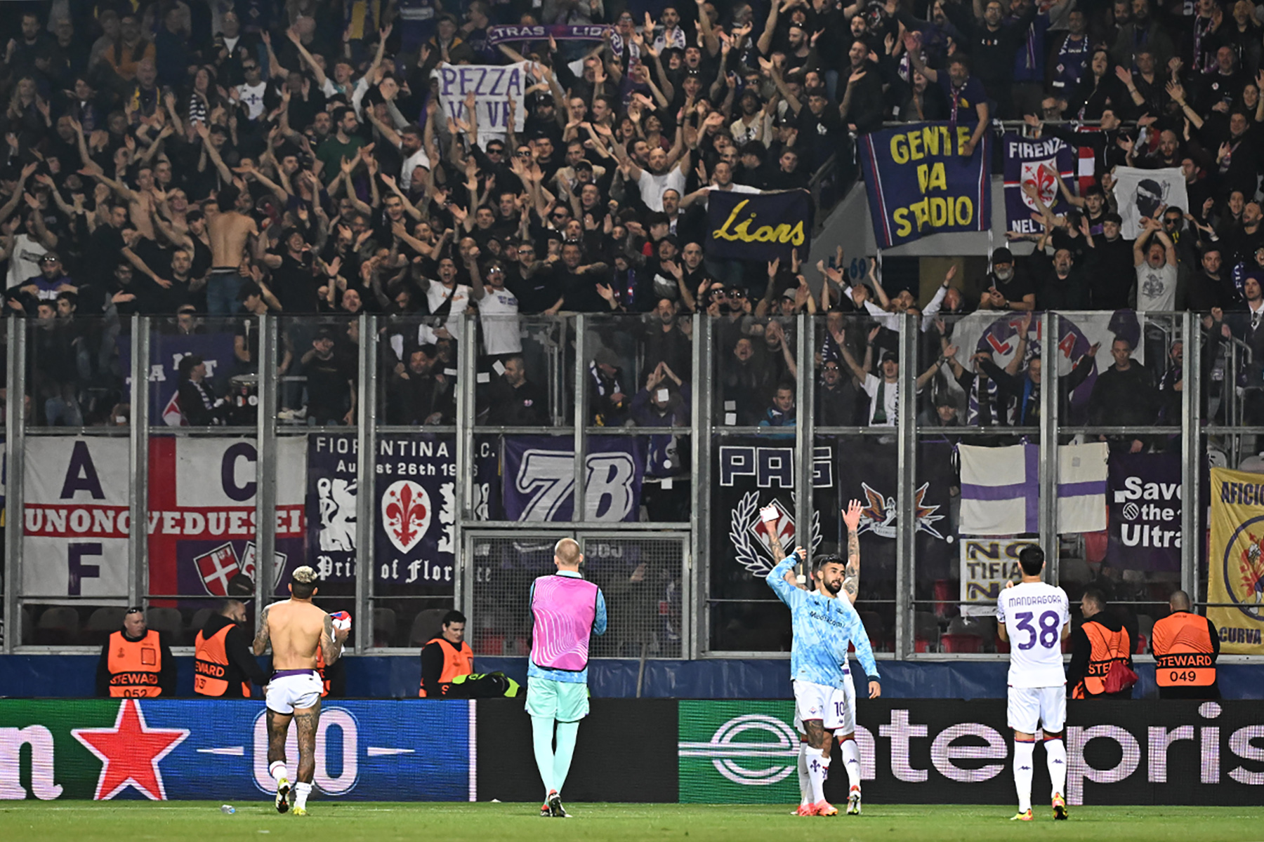 PAGELLE A CONFRONTO: Terracciano inoperoso. Davanti è un disastro