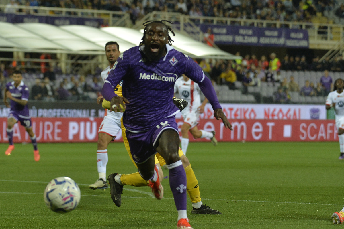 Nzola, per il Cagliari solo prestito. Il Fenerbahce mette sul piatto 11 milioni: pochi per la Fiorentina