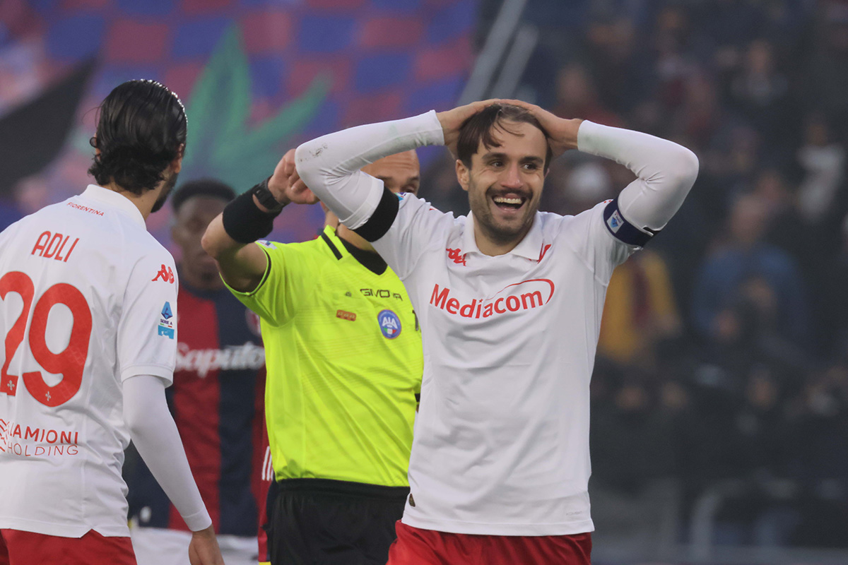 La Moviola: Gudmundsson-Skorupski, il contatto c'è. Grandi dubbi