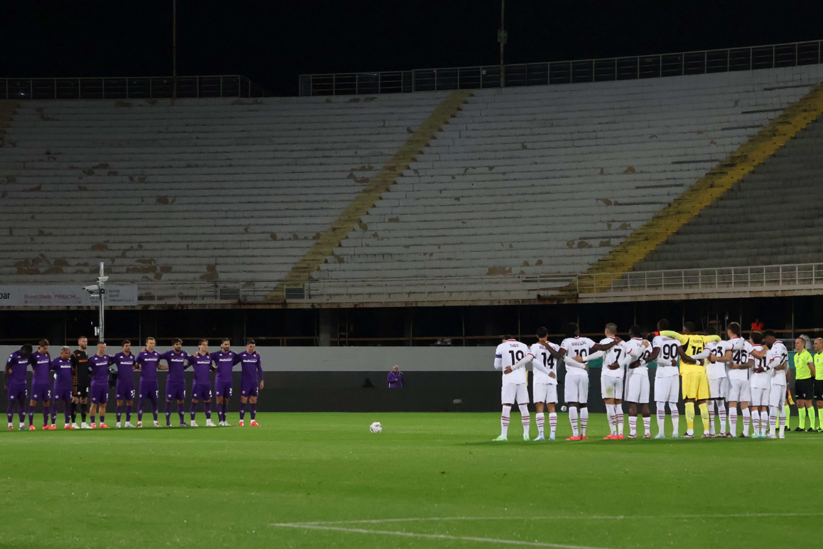 Fiorentina, stasera un minuto di silenzio e lutto al braccio per le vittime dell'esplosione di Calenzano