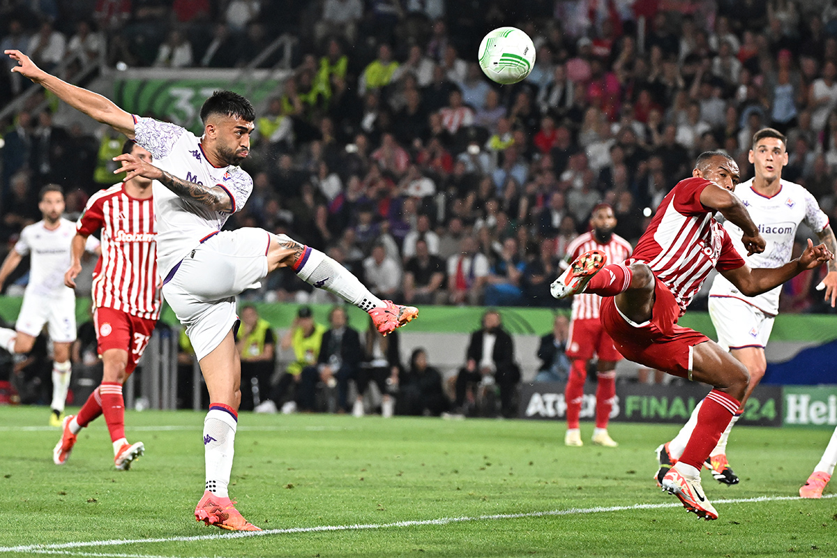 Conference stregata, un'altra beffa viola. Un 'delitto' non segnare nel primo tempo. Poi il brusco calo