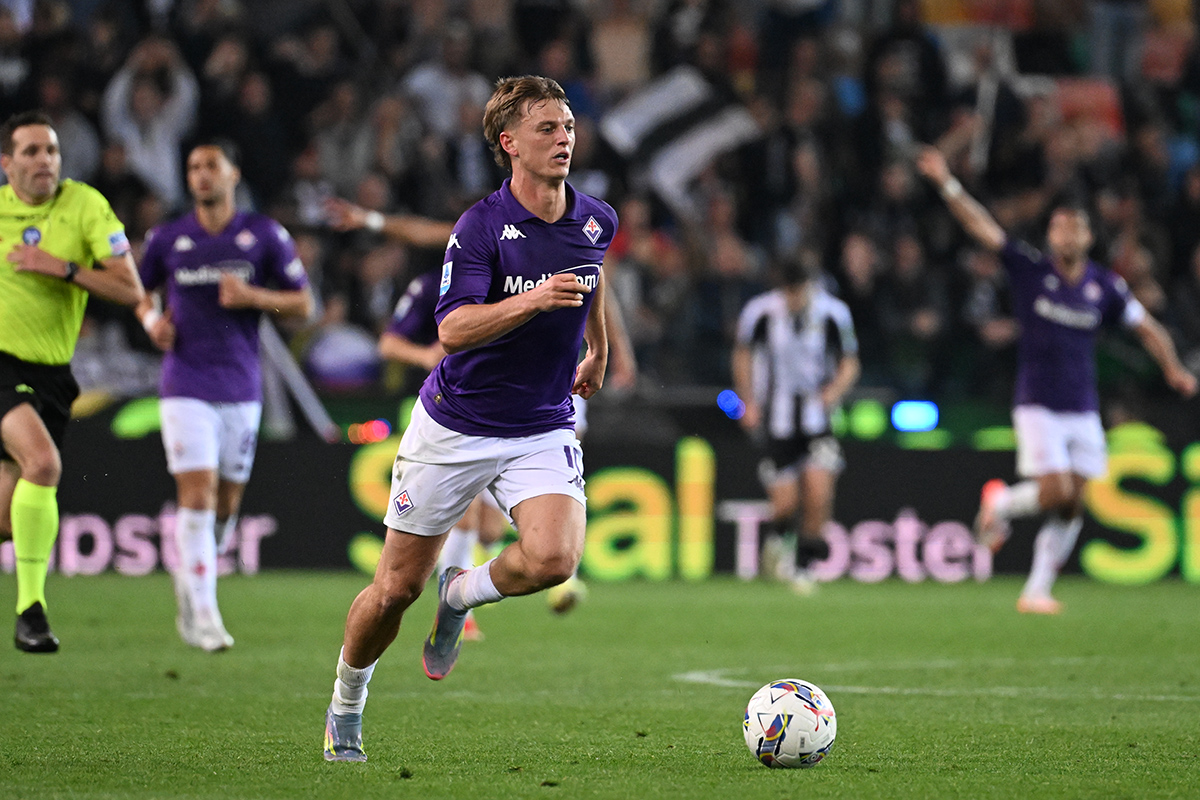 Gazzetta: duello per Gudmundsson. Fiorentina in attesa, il Bologna si informa