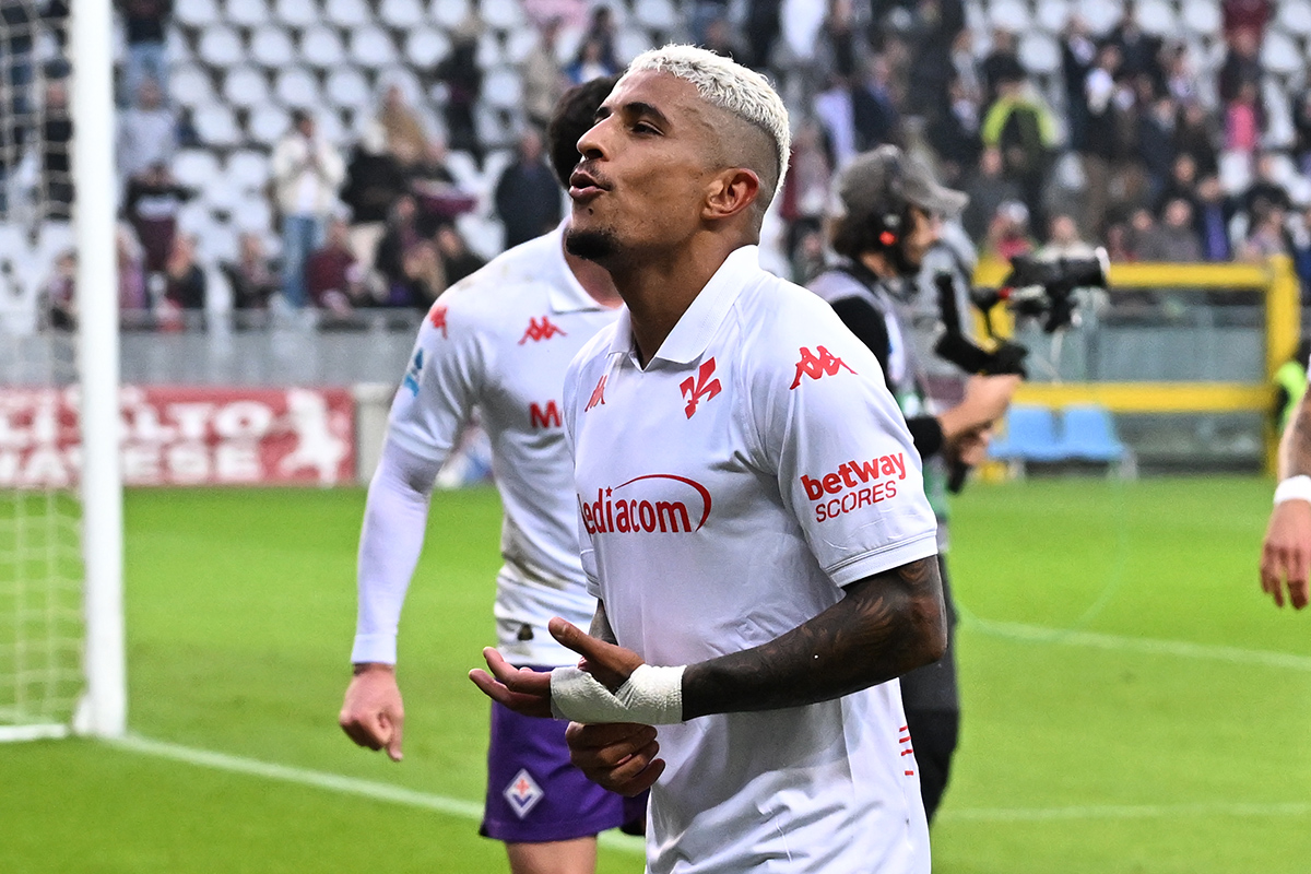 Luiz Henrique, like e messaggini: il corteggiamento di Dodo sui social