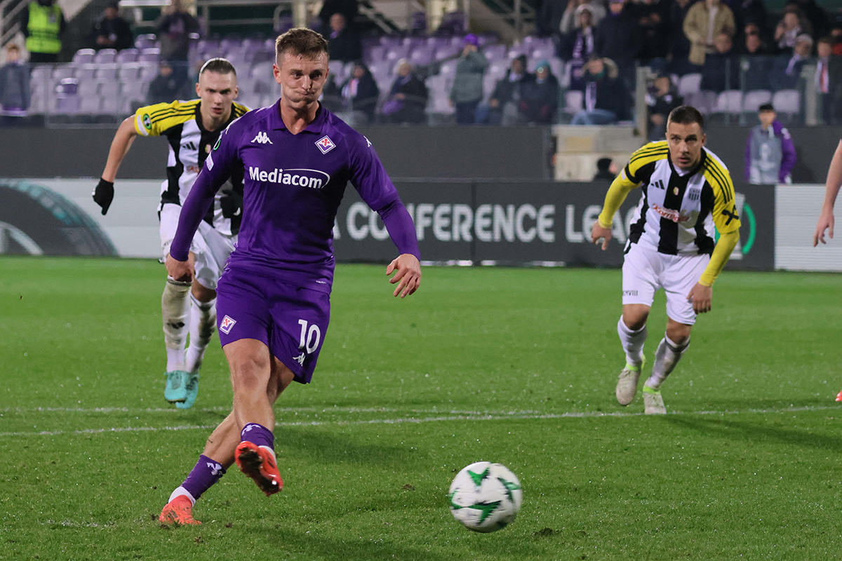 Gudmundsson aiutaci tu. La Fiorentina ha bisogno del trascinatore islandese