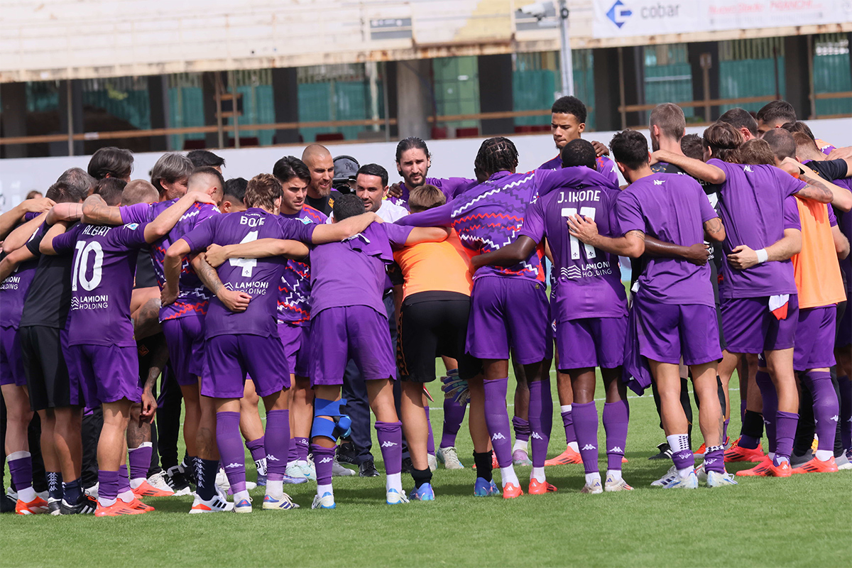 Nell' 'huddle' di fine gara c'è il senso della domenica della Fiorentina