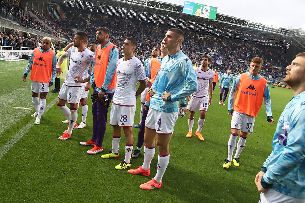 Sorrisi e contestazione, una domenica agli antipodi per Atalanta e Fiorentina