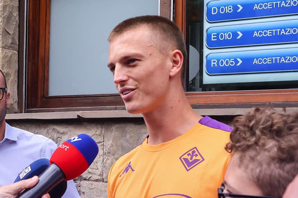 Gudmundsson, stasera in tribuna al 'Tardini'. Giovedì vuole essere già in campo