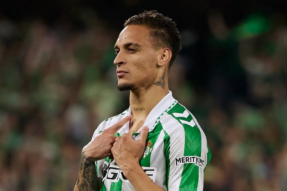 Betis, tanti confermati e ballottaggio a sinistra. Ecco la probabile