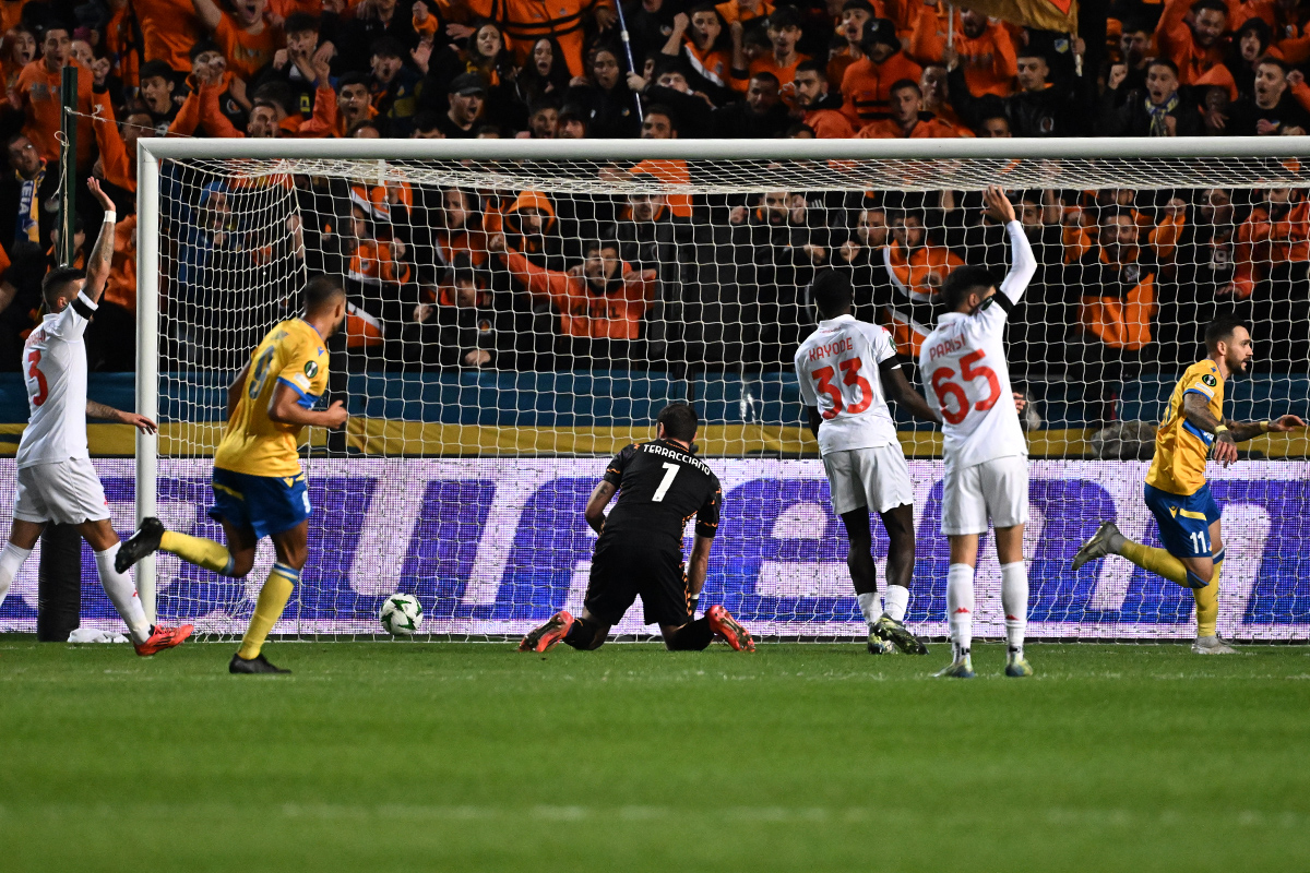 Pagelle LaViola.it - Brutta sconfitta, steccano quasi tutti. Il gol di Ikoné non basta