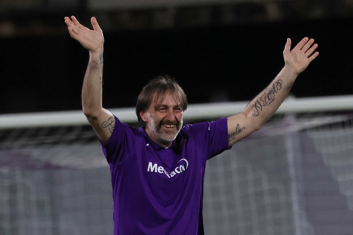 Riganò: "Batistuta mi chiamò 'bomber', abito dietro la Fiesole. Ora mi alzo alle 6.30 e faccio il muratore"