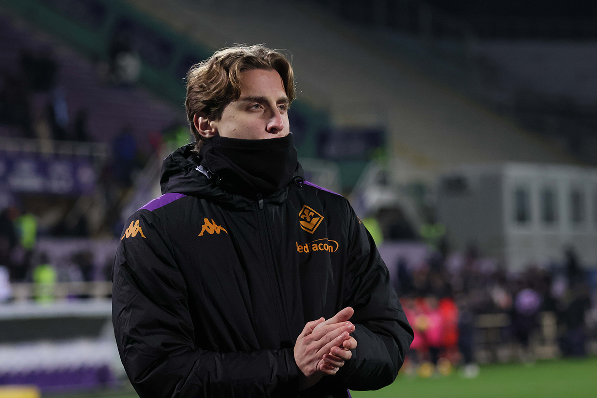 Il discorso da brividi e il tifo in panchina: emozioni per il ritorno di Bove al Franchi